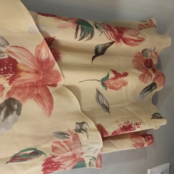 Studio C Floral Dress - Picture 2 of 4